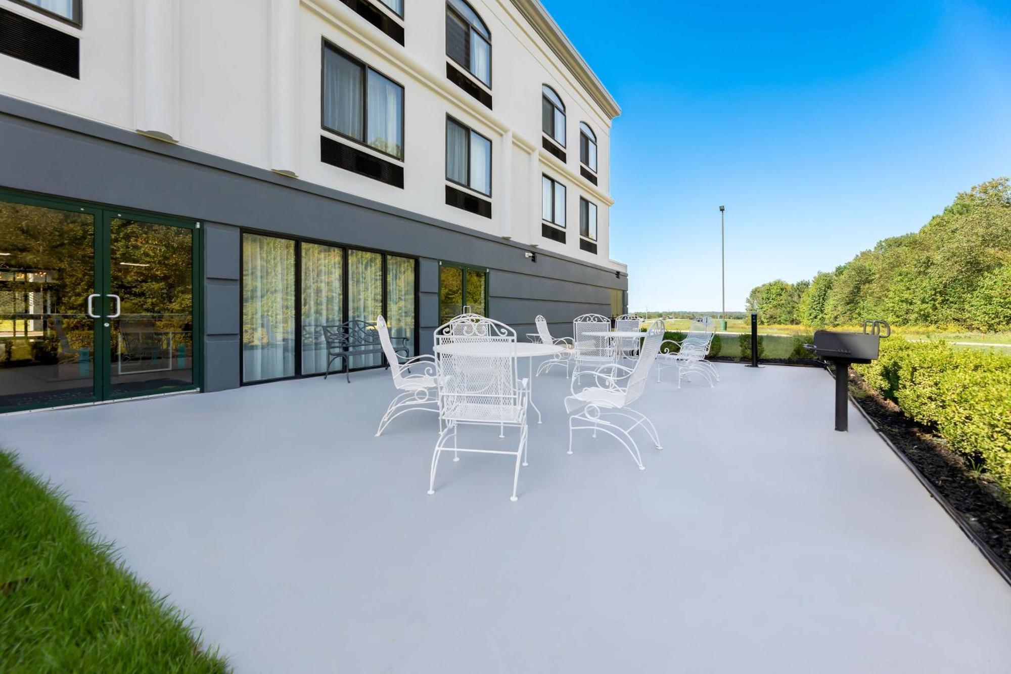 Spark By Hilton Tupelo Buitenkant foto